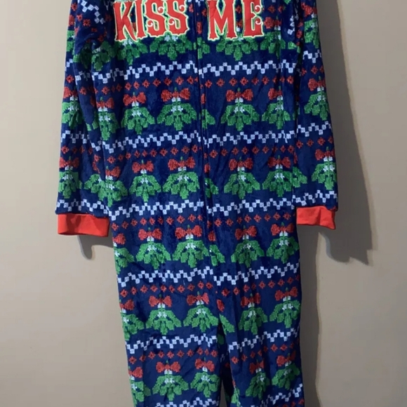 MISTLETOE ONESIE PAJAMAS - Picture 10 of 16